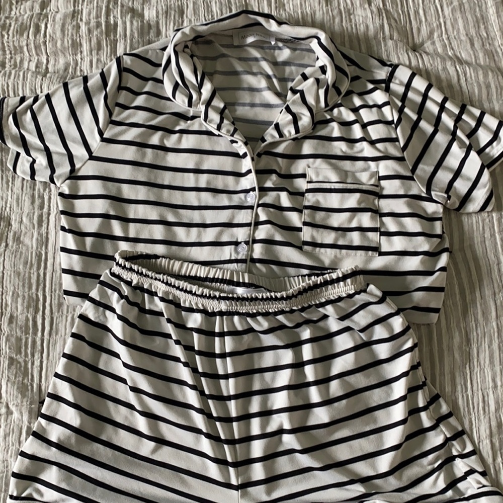 Boutique lounge set size small